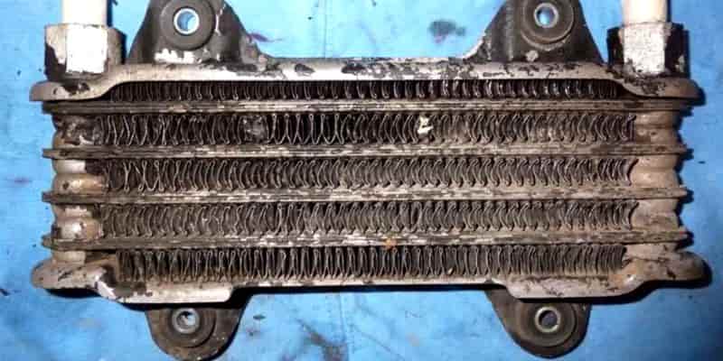 Clogged radiator by deposits cause overheating